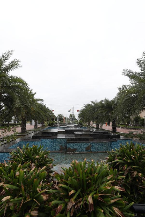 Tivoli Royal Palace Janauli Buitenkant foto