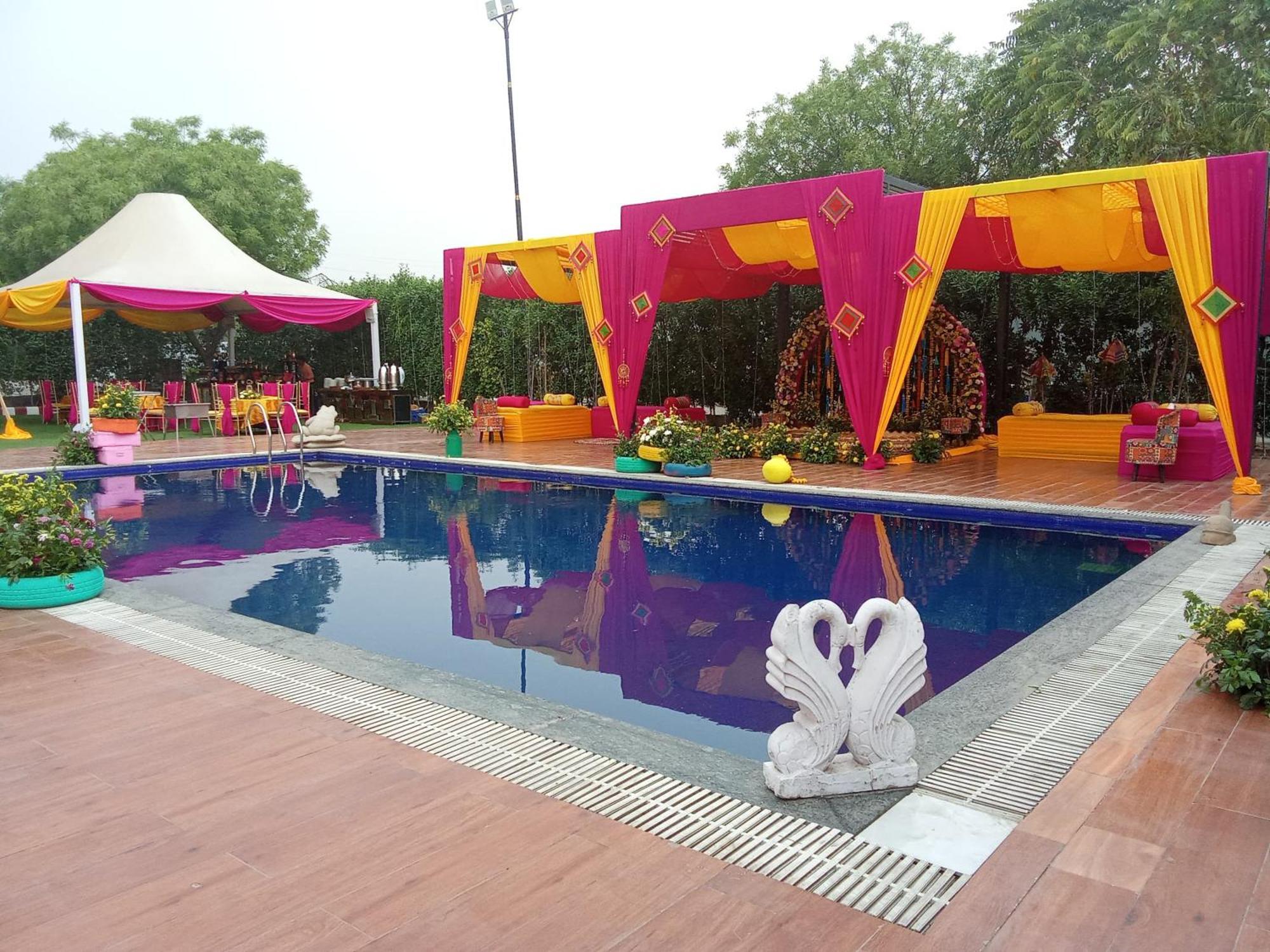 Tivoli Royal Palace Janauli Buitenkant foto